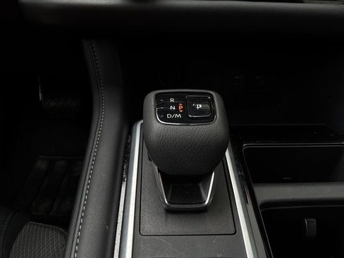 Used 2025 Nissan Pathfinder SV FWD image 25