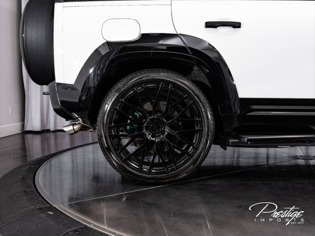 Used 2025 Land Rover Defender 110 X-Dynamic SE AWD/4WD image 16