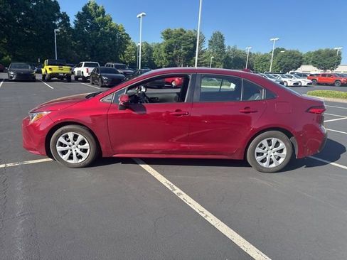 Used 2023 Toyota Corolla LE FWD image 8