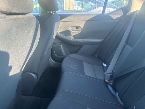 Used 2025 Nissan Sentra SV FWD image 10