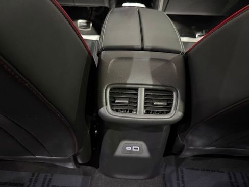 Used 2022 Buick Envision Essence w/ Technology Package II image 26