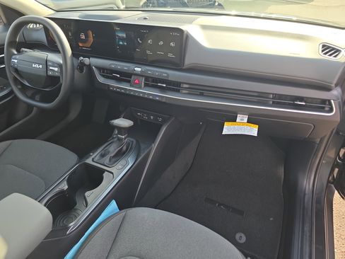 Certified 2025 Kia K4 LX image 13