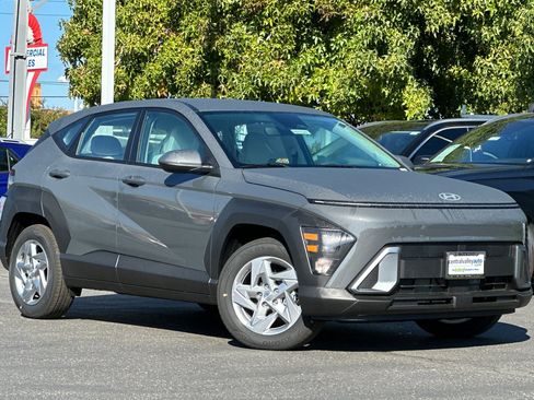 New 2026 Hyundai Kona SE image 2