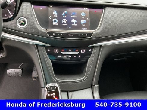 Used 2018 Cadillac XT5 Luxury w/ LPO, Wheel Lock Package AWD/4WD image 38