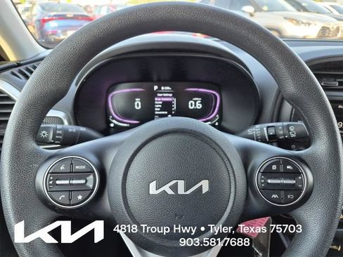 Certified 2025 Kia Soul LX w/ LX Technology Package FWD image 25