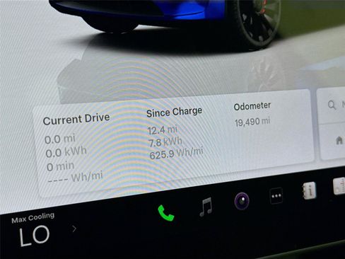 Used 2022 Tesla Model Y Performance AWD/4WD image 2