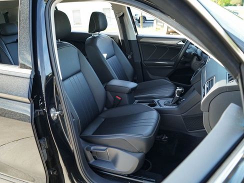 Used 2024 Volkswagen Tiguan SE FWD image 33