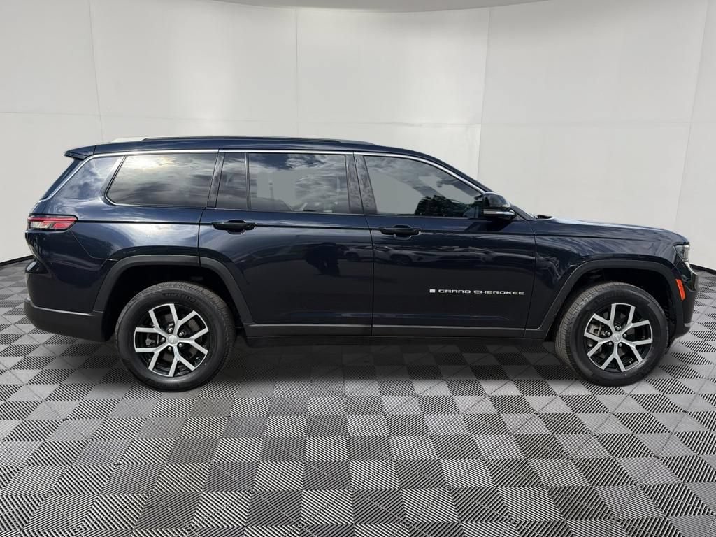 Used 2024 Jeep Grand Cherokee L Limited AWD/4WD image 8