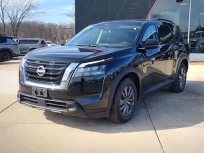 Used 2023 Nissan Pathfinder SV