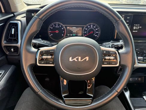 Used 2023 Kia Sorento S w/ Panoramic Sunroof Package FWD image 12