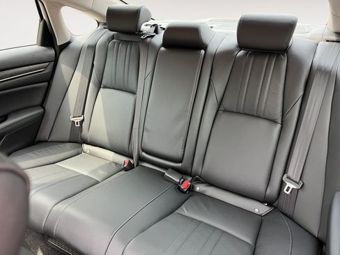 Used 2022 Honda Accord Touring image 13