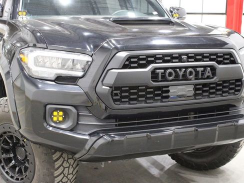 Used 2021 Toyota Tacoma TRD Sport w/ TRD Premium Sport Package AWD/4WD image 42