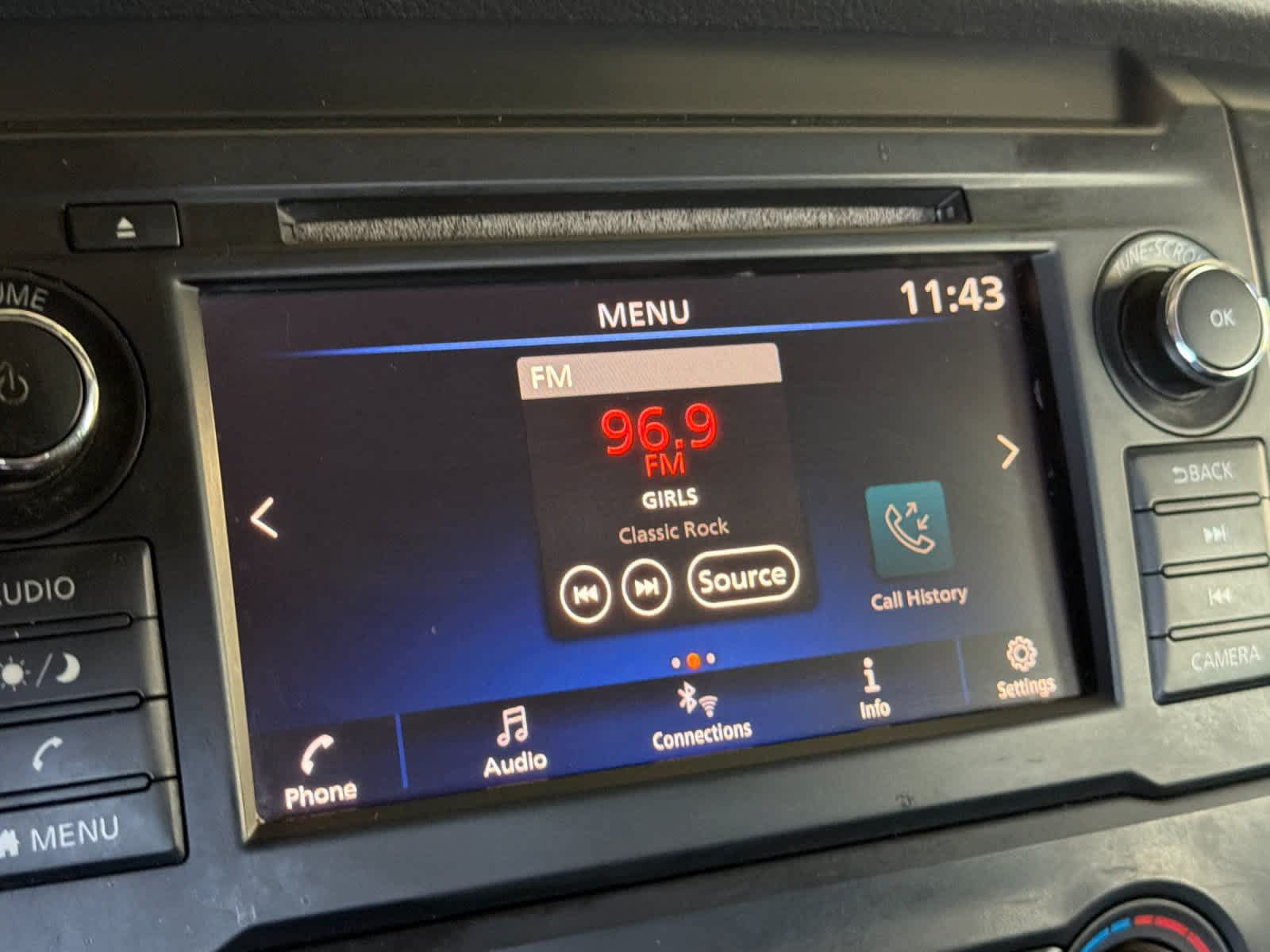 Used 2019 Nissan Titan S AWD/4WD image 18
