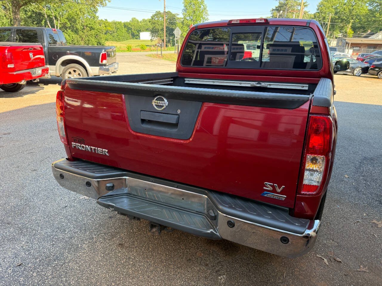 Used 2017 Nissan Frontier SV w/ SV Value Truck Package RWD image 5