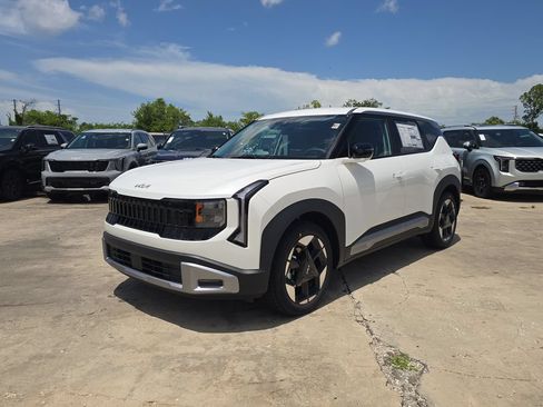 New 2027 Kia Seltos S FWD image 4
