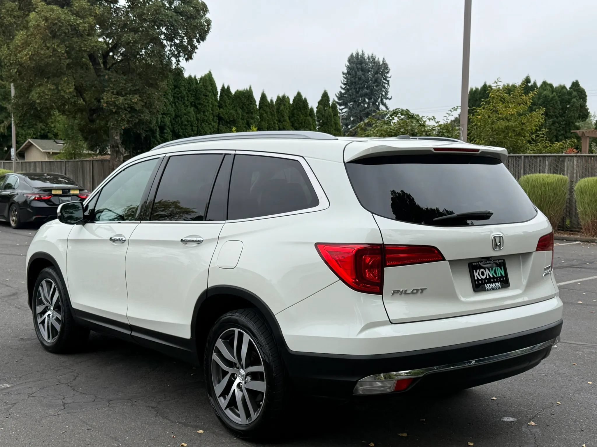 Used 2016 Honda Pilot Touring image 3
