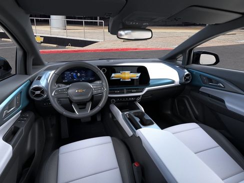 New 2026 Chevrolet Equinox EV LT image 15