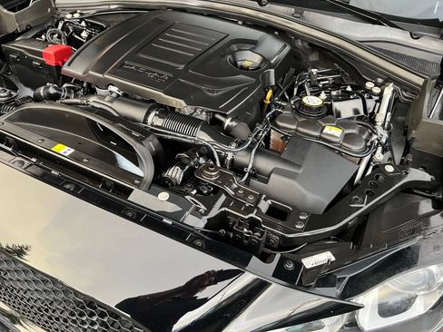 Used 2020 Jaguar F-PACE Premium image 14