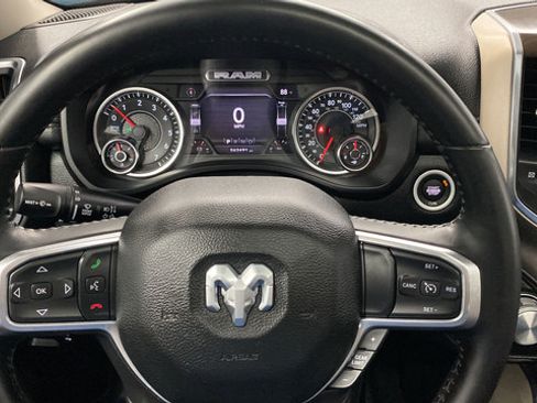 Used 2022 RAM 1500 Laramie AWD/4WD image 15