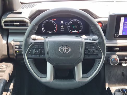 Used 2025 Toyota Tacoma TRD Off-Road AWD/4WD image 19