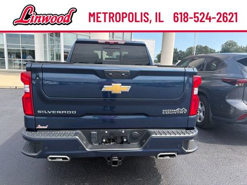 Used 2022 Chevrolet Silverado 1500 High Country w/ High Country Premium Package AWD/4WD image 5