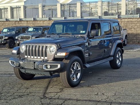 Used 2019 Jeep Wrangler Unlimited Sahara w/ Cold Weather Group image 3
