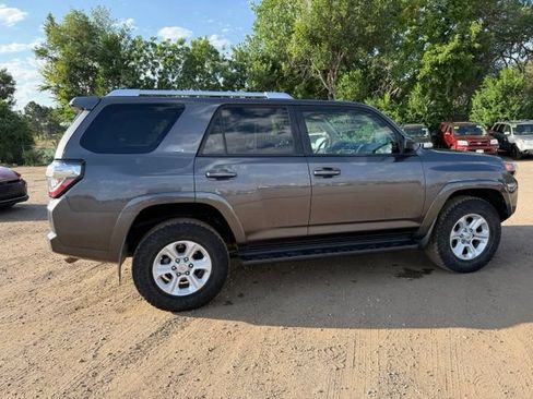 Used 2016 Toyota 4Runner SR5 AWD/4WD image 6