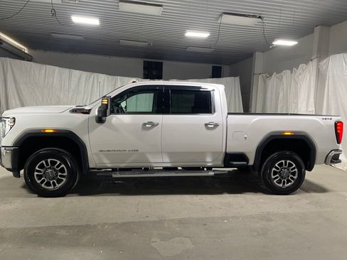 Used 2025 GMC Sierra 2500 SLT w/ SLT Convenience Package AWD/4WD image 4