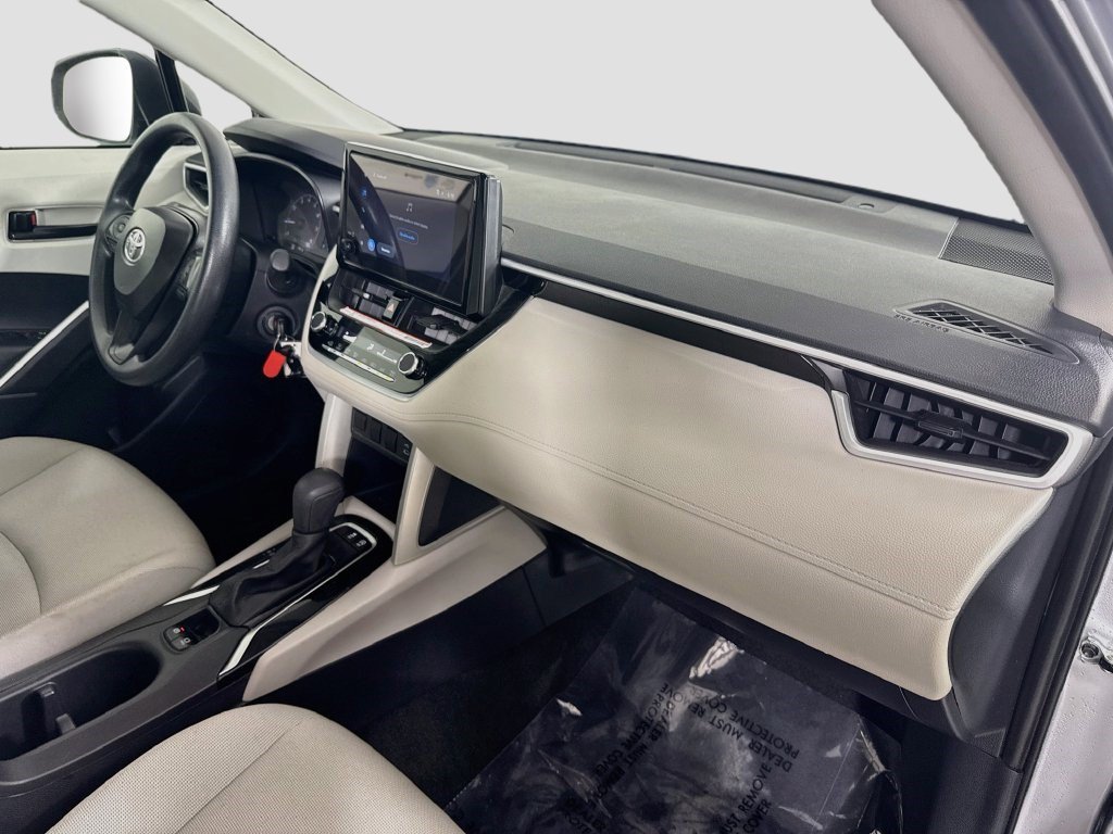 Used 2025 Toyota Corolla Cross L FWD image 28