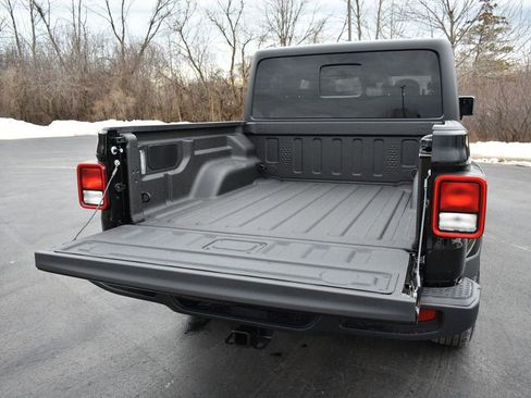 New 2026 Jeep Gladiator Sport image 28