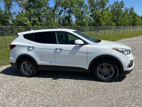 Used 2017 Hyundai Santa Fe Sport FWD image 4