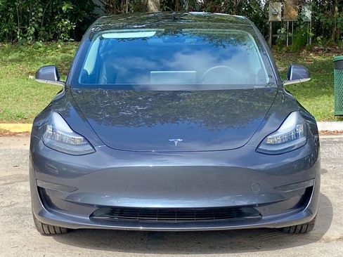 Used 2020 Tesla Model 3 Standard Range Plus image 2
