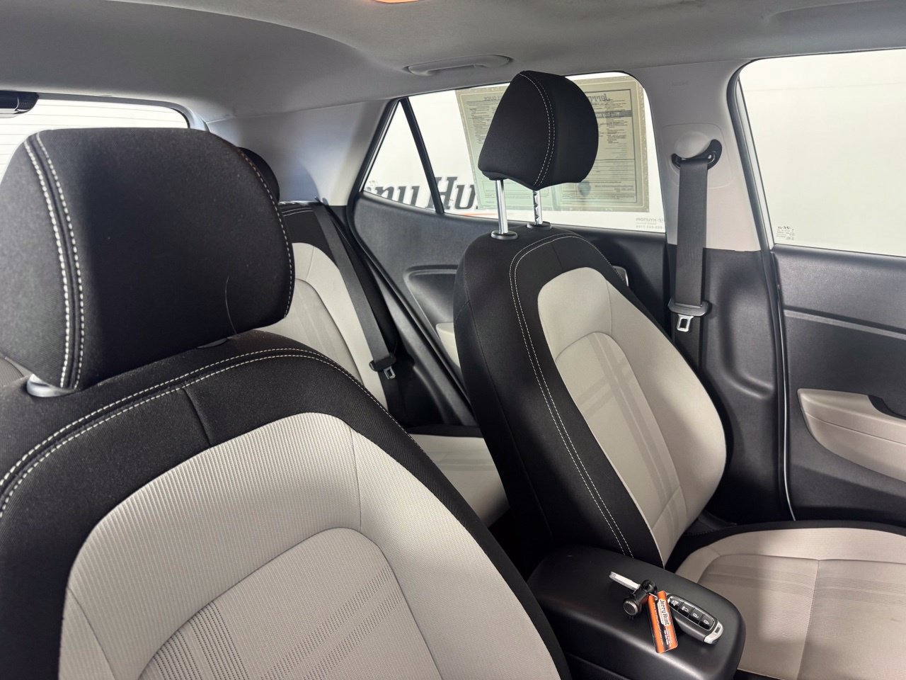 Used 2025 Hyundai Venue SEL FWD image 34