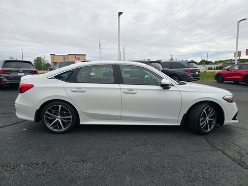 Used 2024 Honda Civic Touring image 9