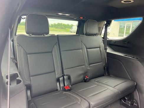 Used 2024 Chevrolet Tahoe Premier RWD image 11