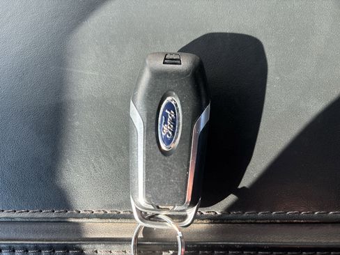 Used 2016 Ford F150 Platinum w/ Equipment Group 701A Luxury image 41