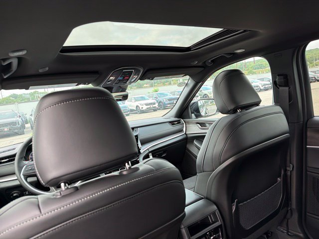 New 2026 Jeep Grand Cherokee Altitude AWD/4WD image 9