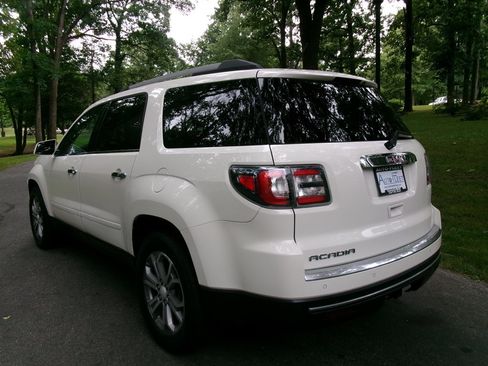 Used 2014 GMC Acadia SLT FWD image 7