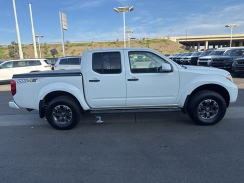 Used 2019 Nissan Frontier PRO-4X image 7