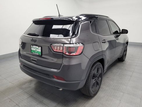 Used 2019 Jeep Compass Latitude FWD image 9