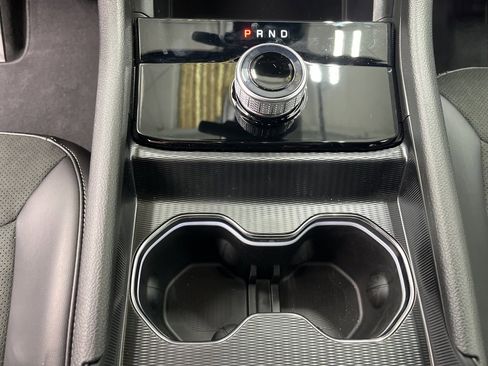 New 2025 Jeep Grand Cherokee Altitude image 18