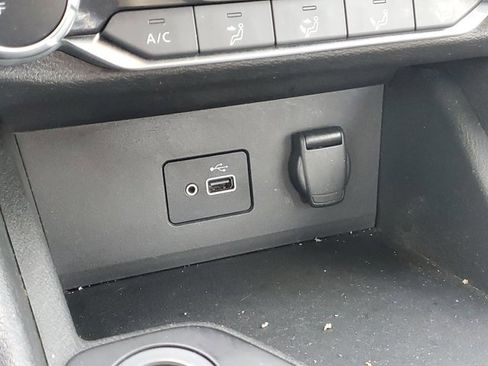 Certified 2022 Nissan Sentra S image 17