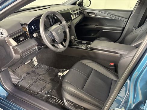 Used 2025 Toyota Camry XSE image 15