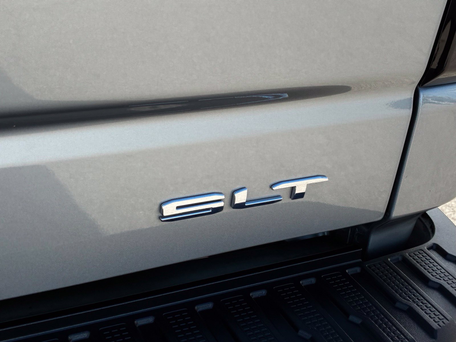 Used 2025 GMC Sierra 1500 SLT AWD/4WD image 27