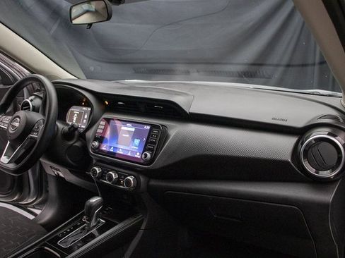Used 2023 Nissan Kicks SV image 15