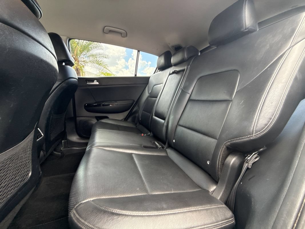 Used 2021 Kia Sportage EX AWD/4WD image 16