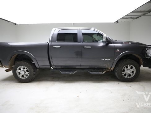 Used 2022 RAM 2500 Laramie AWD/4WD image 5