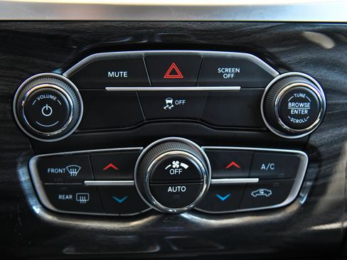 Used 2021 Chrysler 300 Touring w/ Sport Appearance Package RWD image 25