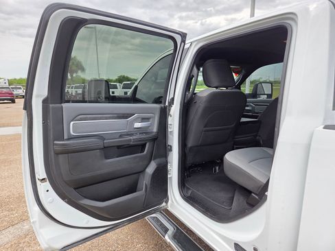 Used 2023 RAM 2500 Big Horn w/ Level 1 Equipment Group AWD/4WD image 18