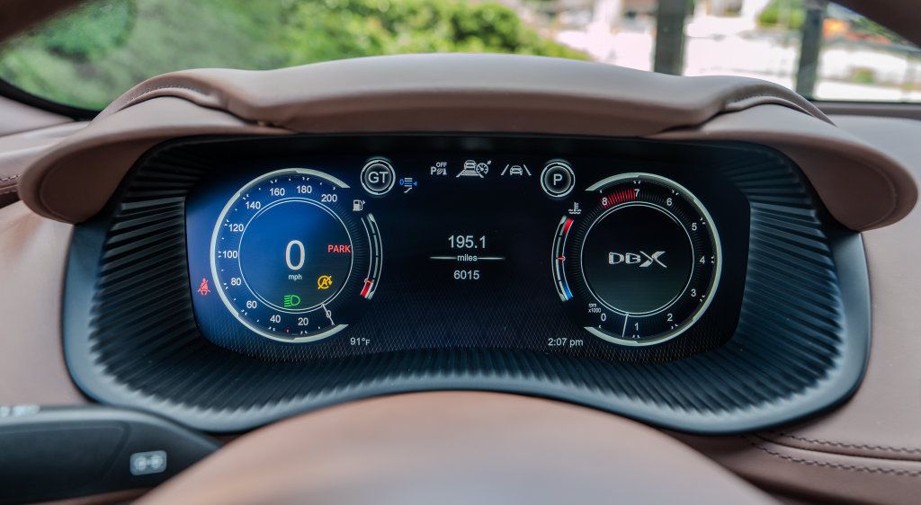 Used 2023 Aston Martin DBX AWD/4WD image 9